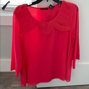 Buckle hot pink top